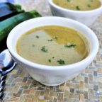 Soupe froide de courgettes-basilic