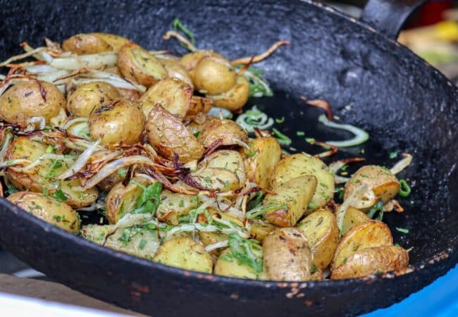 Pommes de terre grenaille sautées ail persil