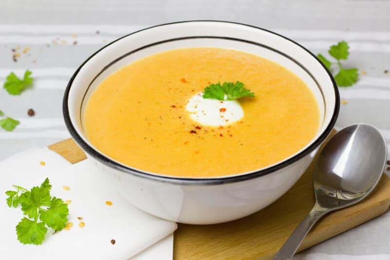 Soupe crémeuse de butternut et pommes de terre