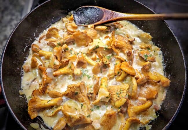 Poêlée de girolles à la crème