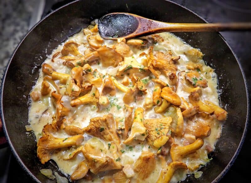 Poêlée de girolles à la crème